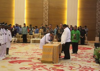 239 Kepala Kampung se-Kabupaten Sorong Dilantik & Dikukuhkan