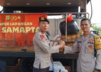 Polda Metro Jaya Buka Dapur Lapangan Bantu Pengungsi Kebakaran di Penjaringan