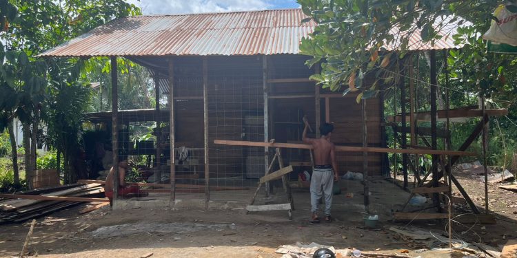 Renovasi Bedah Rumah dalam Rangka Hari Bhayangkara ke-79, Polda Kalbar Hadirkan Kebahagiaan untuk Warga