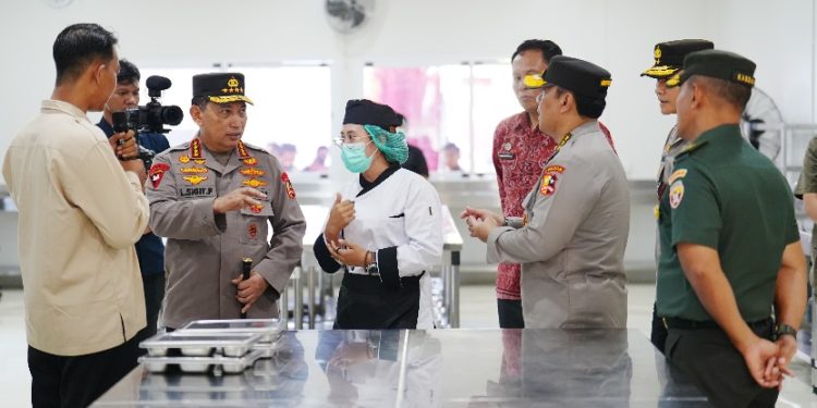 Kapolri Tinjau SPPG Polda Bali, Pastikan Dukung Program MBG Pemerintah