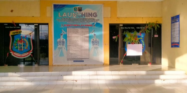Tokoh Adat Suku Moi Palang Kantor BKD Sorong, Tuntut Jatah Jabatan