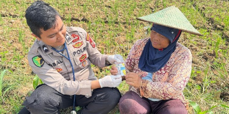 Bripda Iqbal dan Kisah Pengabdian di Ladang