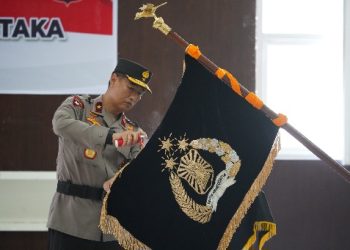 Wakapolda Pimpin Tradisi Upacara Pemuliaan Nilai Luhur Pataka Polda Papua Barat,  Sambut Hari Bhayangkara ke-79