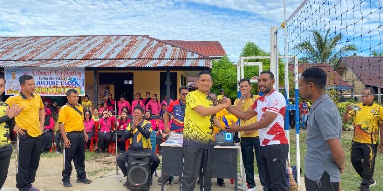 Kapolres Kaimana Buka Turnamen Voli HUT Bhayangkara ke-79