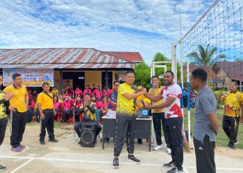 Kapolres Kaimana Buka Turnamen Voli HUT Bhayangkara ke-79