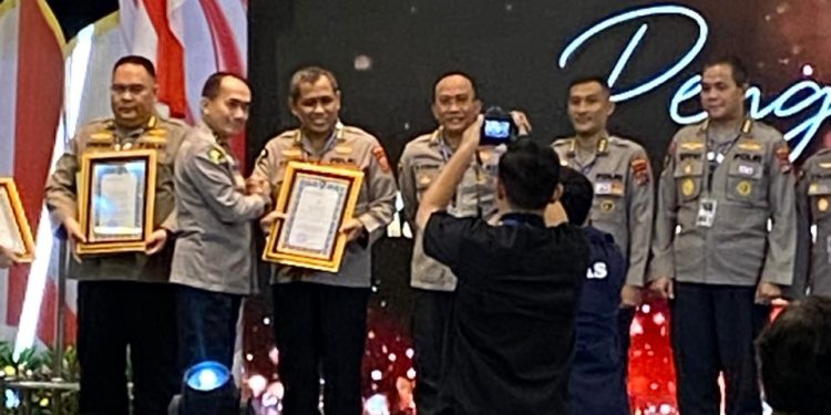 Kabid Dokkes Polda Jabar Raih Penghargaan Bergengsi sebagai Kabiddokkes Berprestasi Terbaik Nasional