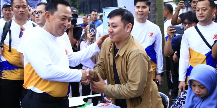 Kapolri Hadiri CFD Bhayangkara Sport Day, Sapa Warga di Bundaran HI
