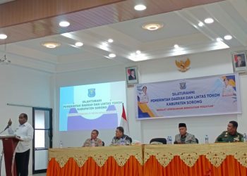 Bupati Johny Kamuru Ajak Tokoh-tokoh Bergandengan Tagan Membangun Kabupaten Sorong