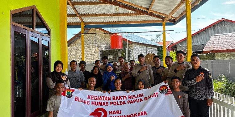 Bakti Religi Bidhumas Polda Papua Barat di Masjid Al-Salam Maripi Manokwari Jelang Hari Bhayangkara ke-79