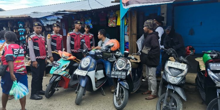 Samapta Polda Papua Barat Intensifkan Patroli Siang Hari Jelang Hari Bhayangkara ke-79