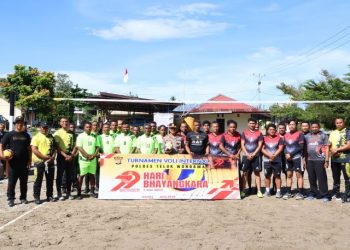 Menyongsong Hari Bhayangkara ke 79, Polres Teluk Wondama gelar pertandingan Bola volly antar fungsi