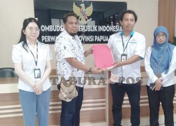 Matius Ramar Melaporkan Pansel DPR Papua Barat ke Ombudsman