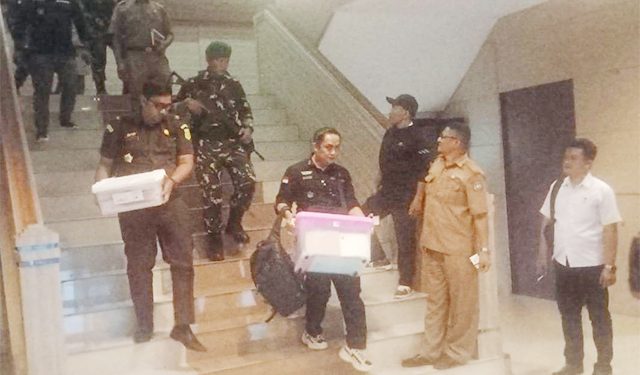 Kantor Bupati Sorong Digeledah Penyidik Pidsus Kejati Papua Barat
