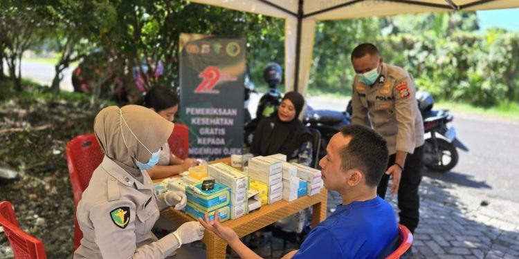 Polda Papua Barat Gelar Pemeriksaan Kesehatan Gratis Bagi Pengemudi Ojek