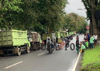 4 Bulan Belum Terima Gaji, Petugas Kebersihan dan Sopir Truk Sampah Lakukan Aksi Mogok