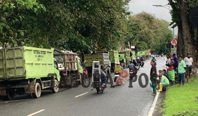 4 Bulan Belum Terima Gaji, Petugas Kebersihan dan Sopir Truk Sampah Lakukan Aksi Mogok