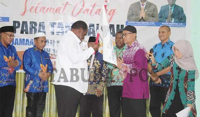 Bupati Sorong Sambut Kepulangan 78 Jemaah Haji