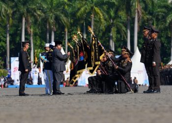 Presiden Hadiahi Penghargaan Nugraha Sakanti dan Tanda Kehormatan Bintang Bhayangkara Nararya