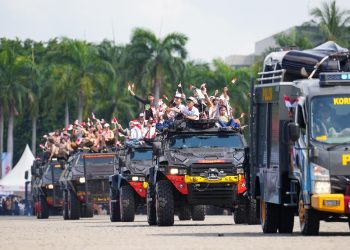 Bukti Polri Dekat Dengan Masyarakat, Berbagai Komunitas Ikut Dalam Defile HUT Bhayangkara ke-79