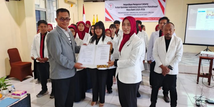 Ketua PC IAI Manokwari Berpantun Usai Dilantik