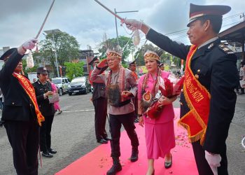 Estafet Kepemimpinan Polresta Sorkot Bergulir, KBP Amry Siahaan Resmi Gantikan KBP Happy Perdana