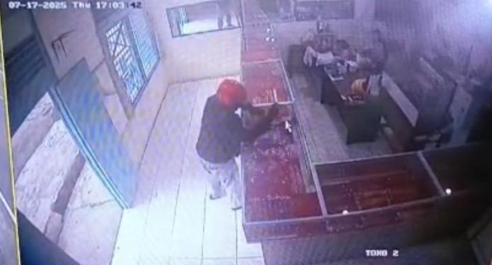 Aksi Pencurian di Toko Emas di Manokwari, Pelaku Tutupi Wajah Dengan Helm dan Masker