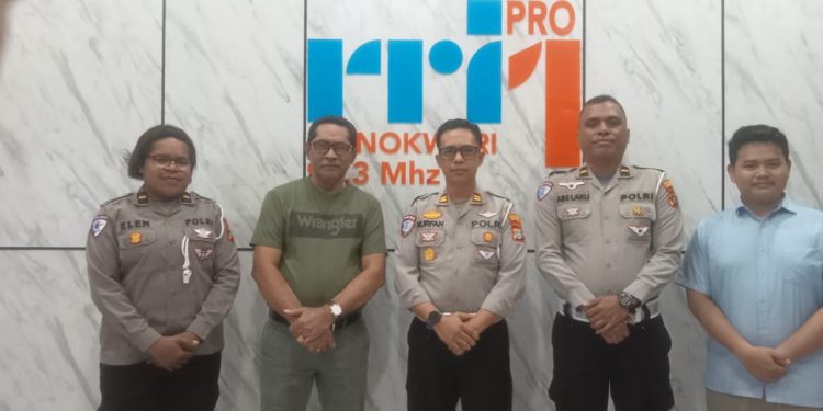 Dialog Bersama RRI, Kapolresta Manokwari Imbau Masyarakat Tertib Berlalulintas