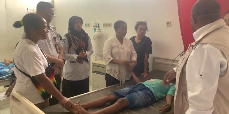 Diduga Keracunan Makanan, Belasan Pelajar di Manokwari Dilarikan ke Rumah Sakit