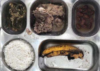 BPOM Manokwari Sudah Ambil Sampel MBG di SD 45 Arowi Untuk Diuji  Laboratorium