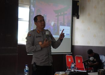 Polda Papua Barat Laksanakan Zoom Sosialisasi Persiapan E-Monev KIP 2025 kepada PPID Satker dan Satwil