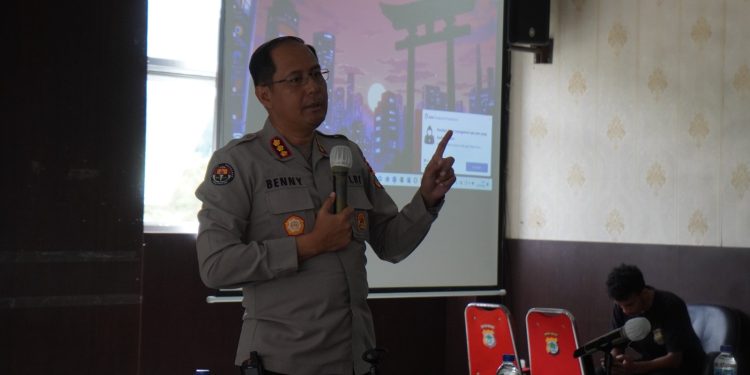 Polda Papua Barat Laksanakan Zoom Sosialisasi Persiapan E-Monev KIP 2025 kepada PPID Satker dan Satwil