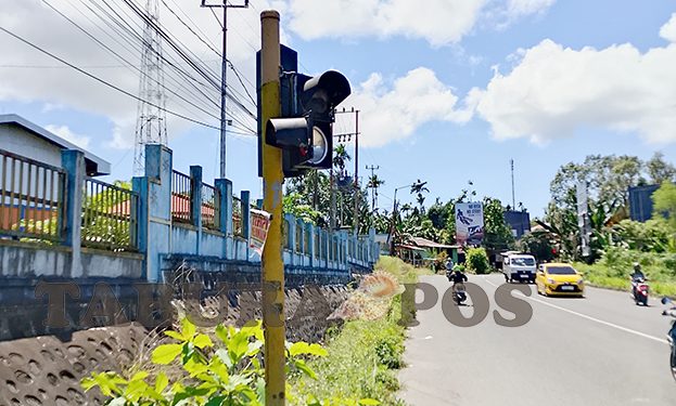 Warinussy Soroti Kerusakan Sejumlah Traffic Light di Manokwari