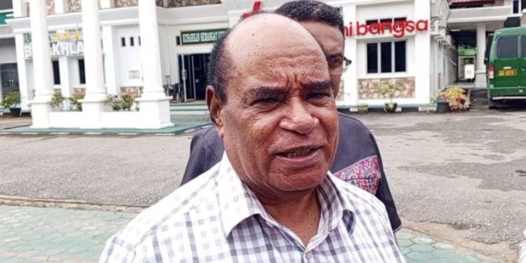 Usut Dugaan Korupsi ATK, Lambert Jitmau Diperiksa Penyidik Kejati Papua Barat