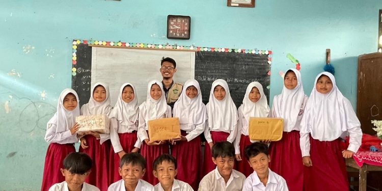 Mahasiswa KKN Unisri Menyelenggarakan Edukasi Pemupukan Kerja Sama Tim Sejak Dini untuk Menumbuhkan Rasa Solidaritas Siswa-Siswi