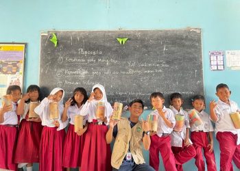 Mahasiswa KKN UNISRI Menyelenggarakan Edukasi “Pentingnya Menabung” agar Siswa SD Terdorong Menabung Sejak Dini