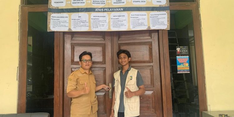 Pembuatan X-Banner Alur Pelayanan Administrasi Desa Drono untuk Mewujudkan Good Governance