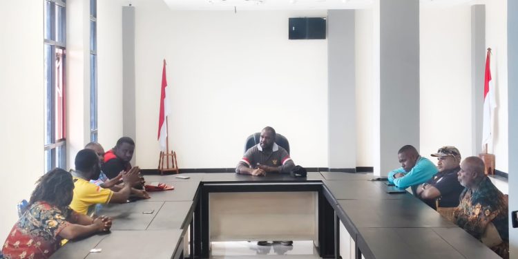 Usai Bertemu Formasi 2021, Bupati Bernard Perintahkan BKPSDM Agendakan Pertemuan dengan BKN