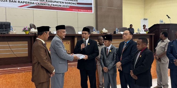 Rapat Paripurna XI DPRD Kabupaten Sorong Bahas LHP BPK TA 2024 dan Raperda 2025