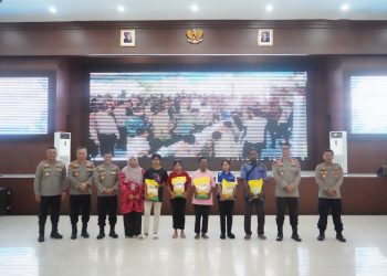 Gerakan Pangan Murah Polda Papua Barat dimulai,Harga Sembako Lebih Ramah Kantong