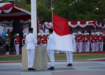 Polda Papua Barat Hadiri Upacara Penurunan Bendera Merah Putih dan Syukuran HUT ke-80 Kemerdekaan RI