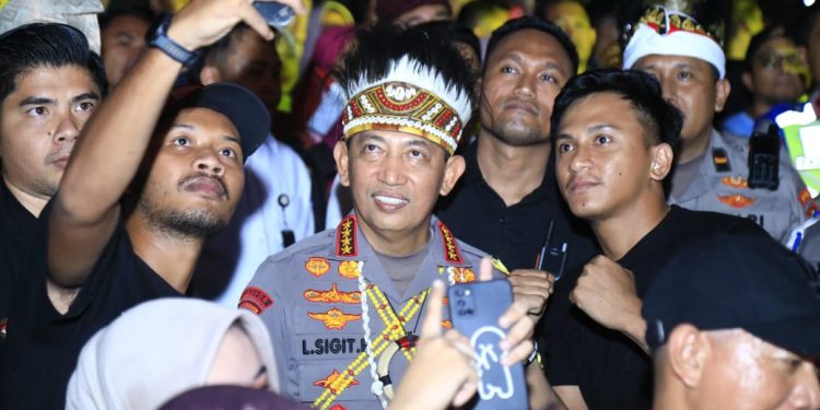 Kehangatan Kapolri di Tengah Semarak Panggung Rakyat Bundaran HI