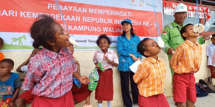 SKK Migas – Petrogas Ajak Masyarakat di 2 Distrik Maknai HUT Kemerdekaan Lewat Beragam Lomba
