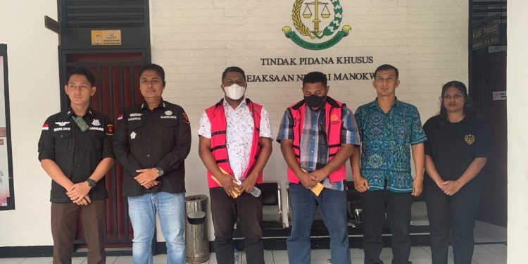 Diduga Miliki Peran Aktif Pencairan KUR, Kejari Manokwari Tahan Dua Analis Bank