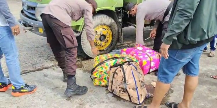KSKP Manokwari Gagalkan Penyelundupan Ratusan Liter Cap Tikus