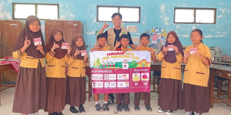 Mahasiswa KKN PPM Kelompok 83 Universitas Slamet Riyadi Surakarta Gelar Simulasi Pemilu di SD Negeri 1 Kranggan