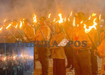 Taptu dan Pawai Obor Warnai Malam Menjelang HUT RI ke-80 di Manokwari