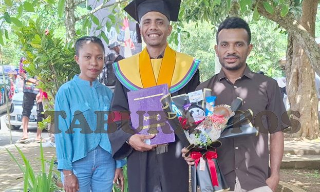 Senat Unipa Lepas 422 Lulusan Tahun Akademik 2024-2025