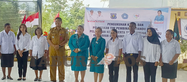 Kepala Distrik Aimas Lantik Ketua Posyandu, Junita Linda Kamuru Tegaskan Posyandu Model Baru Lintas Sektor