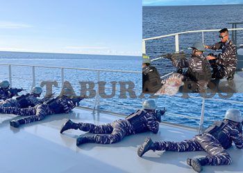Tingkatkan Kesiapsiagaan Prajurit, KRI Balongan-908 Gelar Latihan Menembak di Laut Pasifik