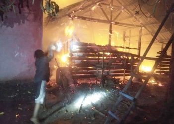 Satu Rumah di Malaumkarta Ludes Dilalap Si Jago Merah, Kerugian Capai Puluhan Juta